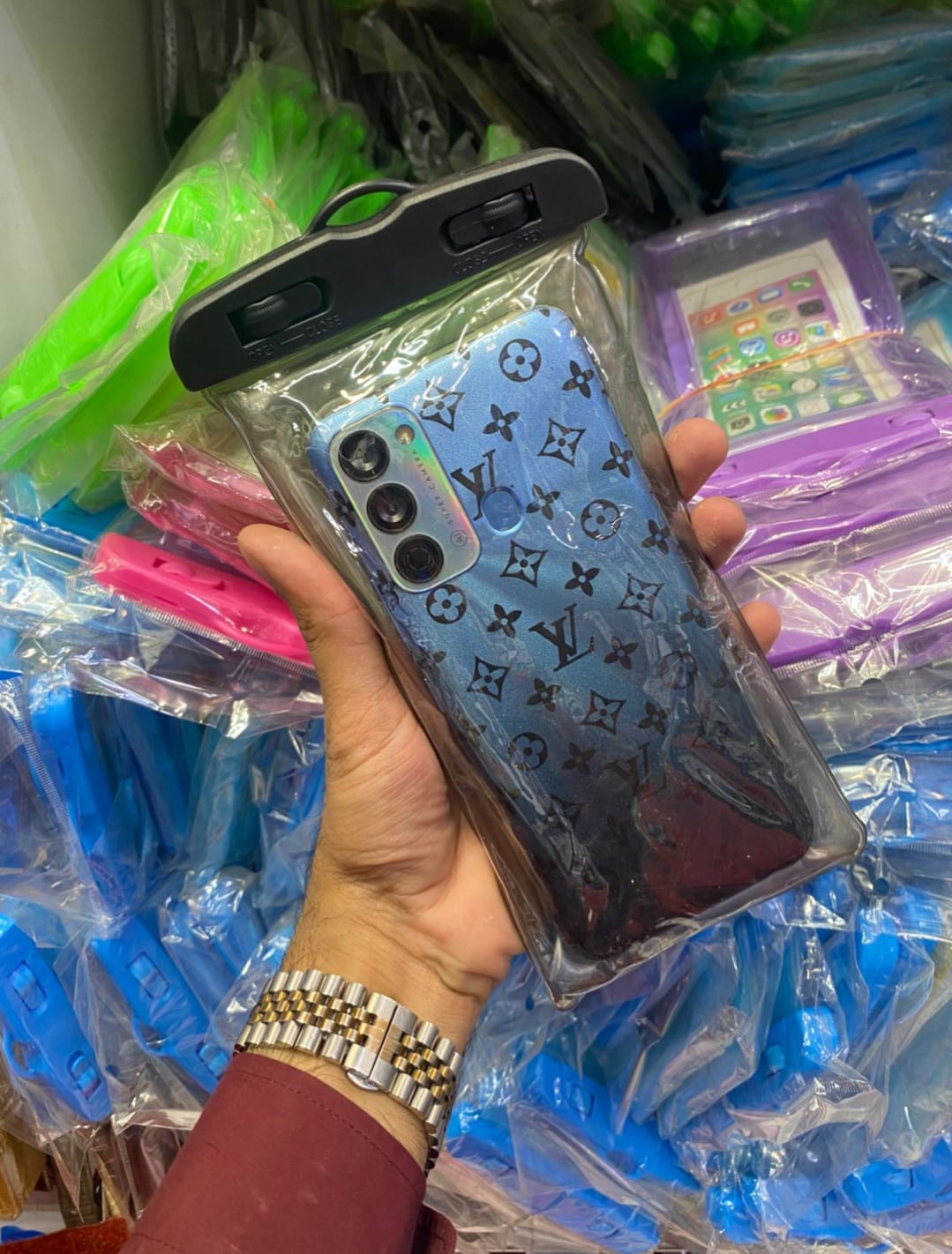 Universal Waterproof Mobile Pouch | Underwater Touch Sensitive Phone Case | Dry Bag for Rain, Swimming & Travel | Premium Protection Cover (Random Color)