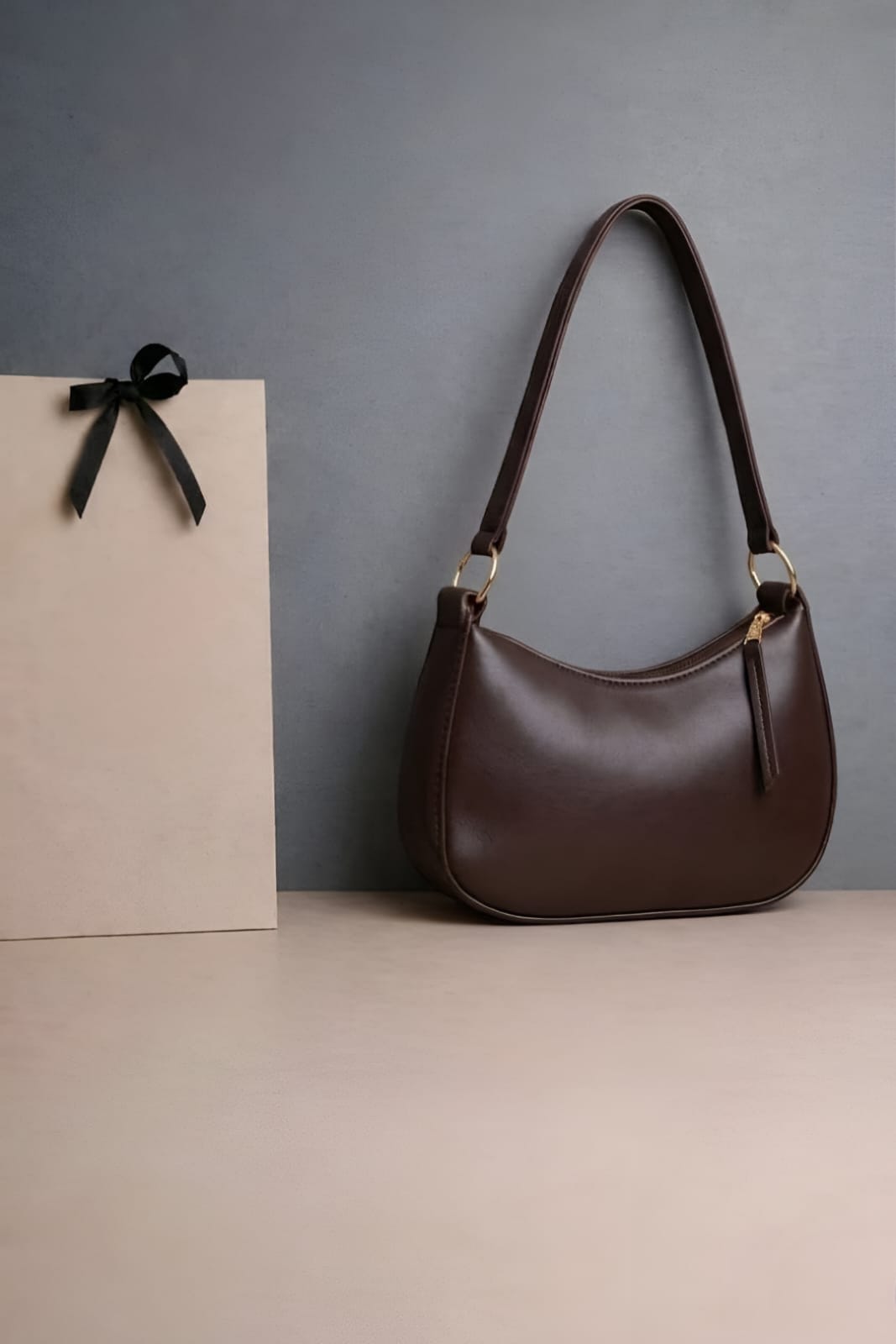 Women's Classic Zip Shoulder Bag | Sleek Everyday Carry - Black