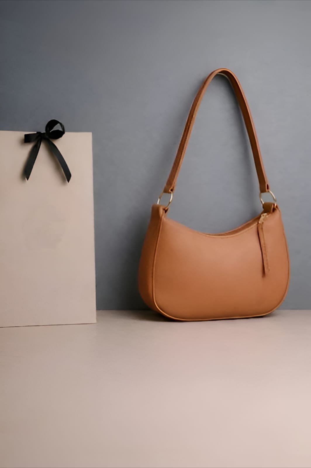 Women's Classic Zip Shoulder Bag | Sleek Everyday Carry - Black